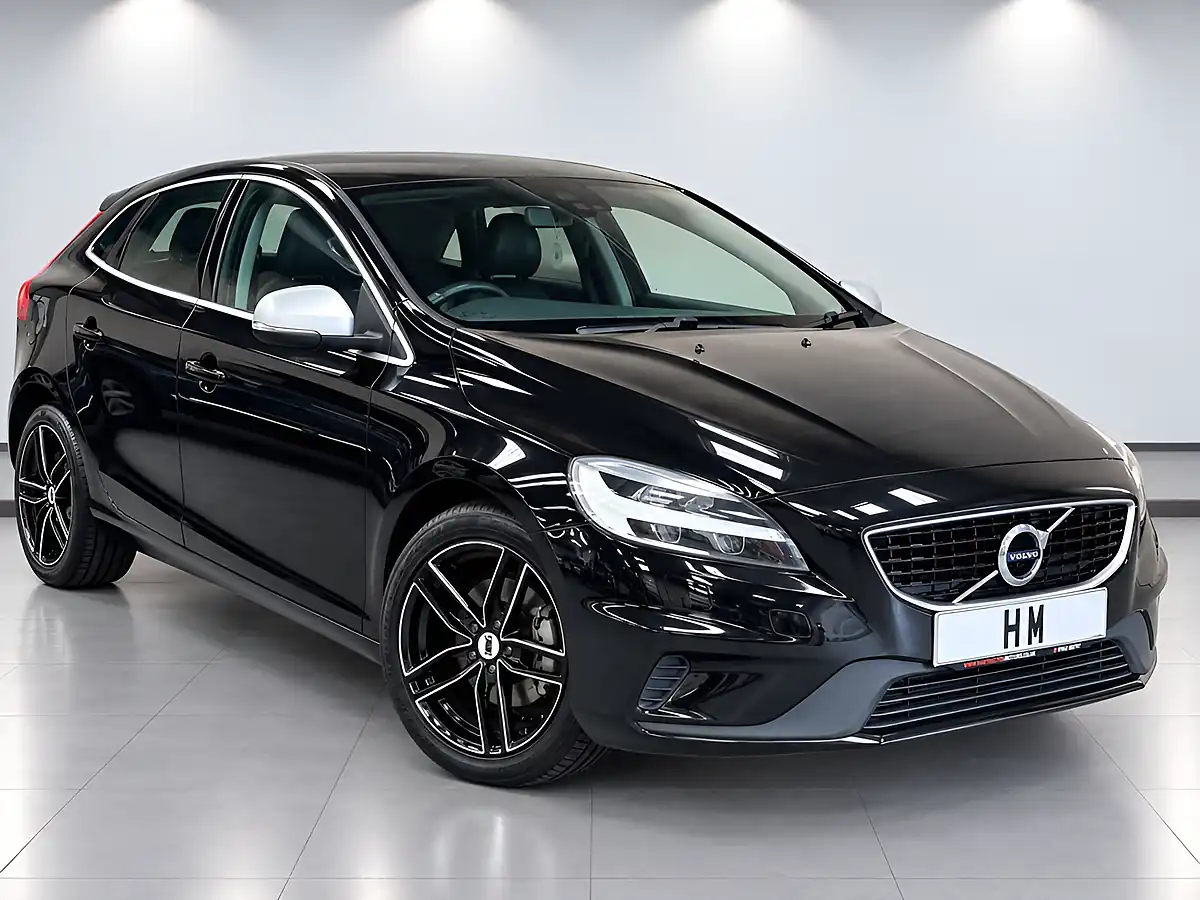 Used 2016 Volvo V40 R-Design Black - Front View