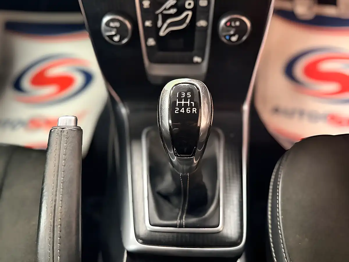 Used 2016 Volvo V40 R-Design Black - Interior and Exterior details 12