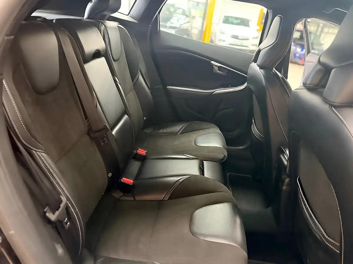 Used 2016 Volvo V40 R-Design Black - Interior and Exterior details 13