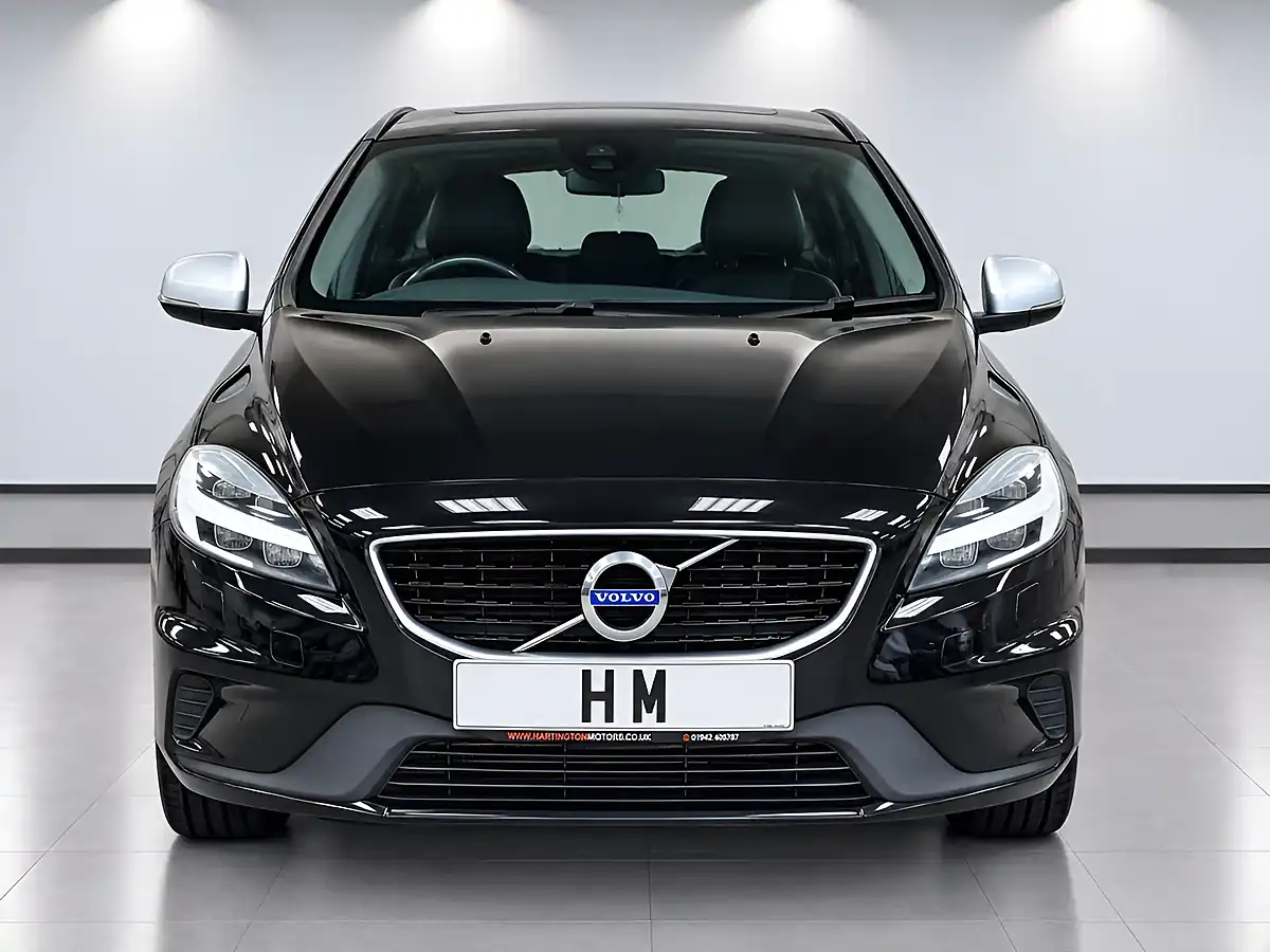 Used 2016 Volvo V40 R-Design Black - Interior and Exterior details 5