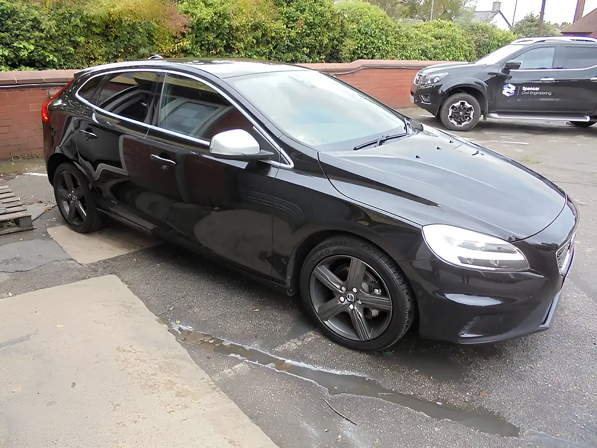 Used 2016 Volvo V40 R-Design Black - Interior and Exterior details 4