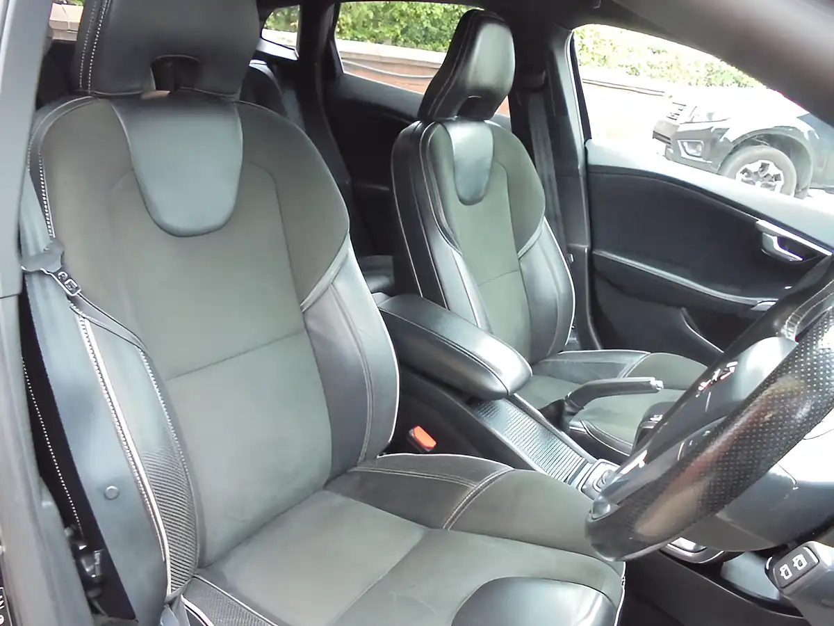 Used 2016 Volvo V40 R-Design Black - Interior and Exterior details 8