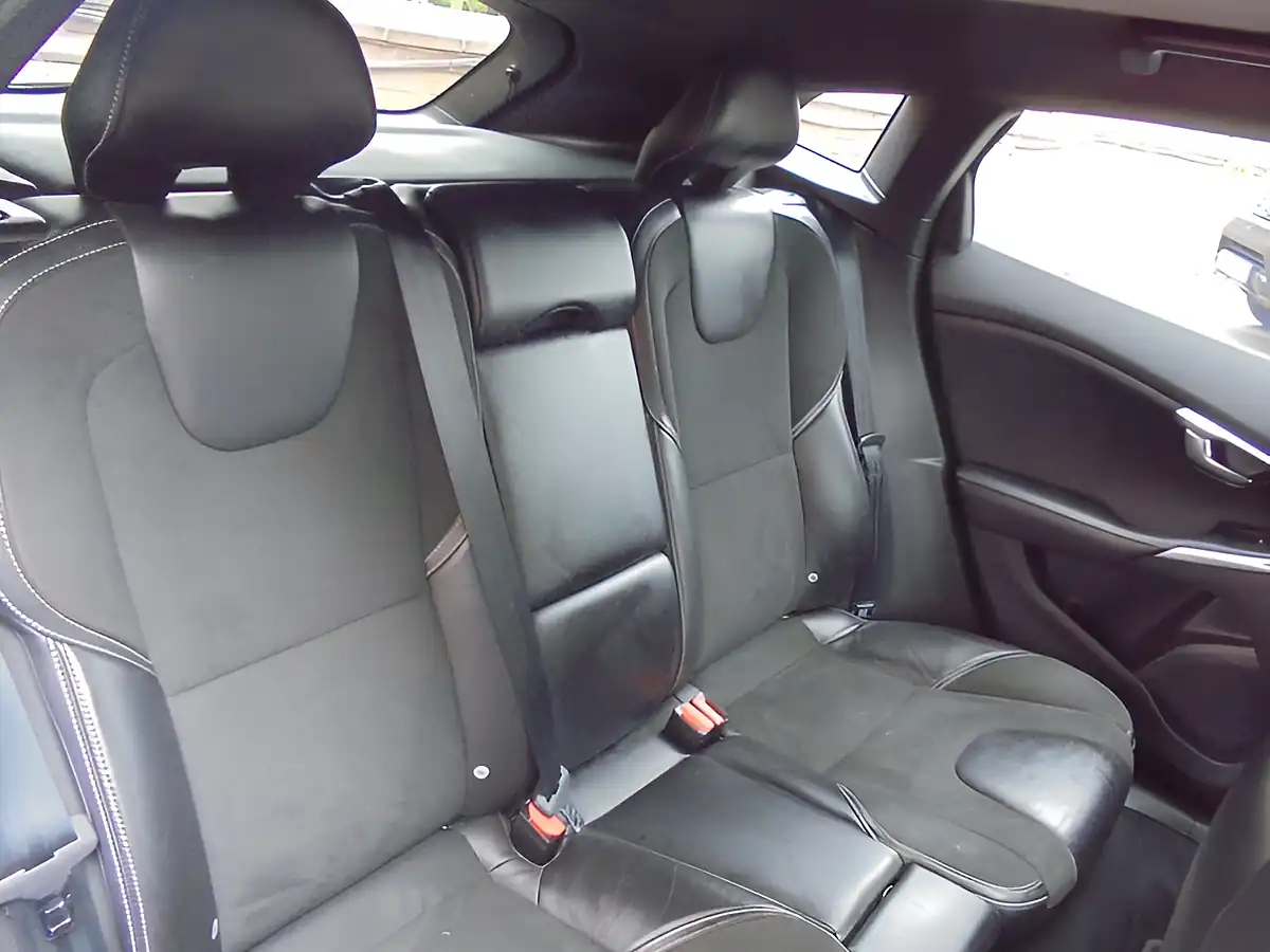 Used 2016 Volvo V40 R-Design Black - Interior and Exterior details 9