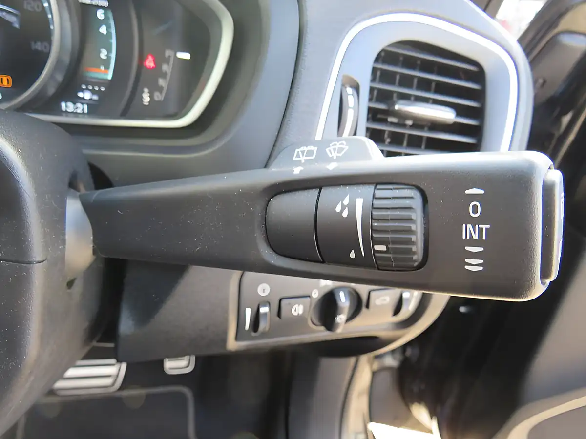 Used 2016 Volvo V40 R-Design Black - Interior and Exterior details 13