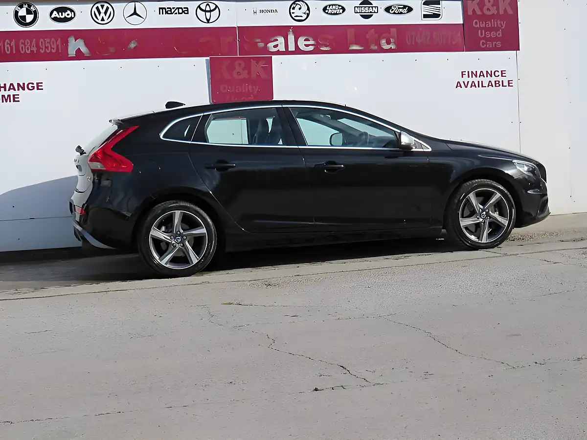Used 2016 Volvo V40 R-Design Black - Interior and Exterior details 14