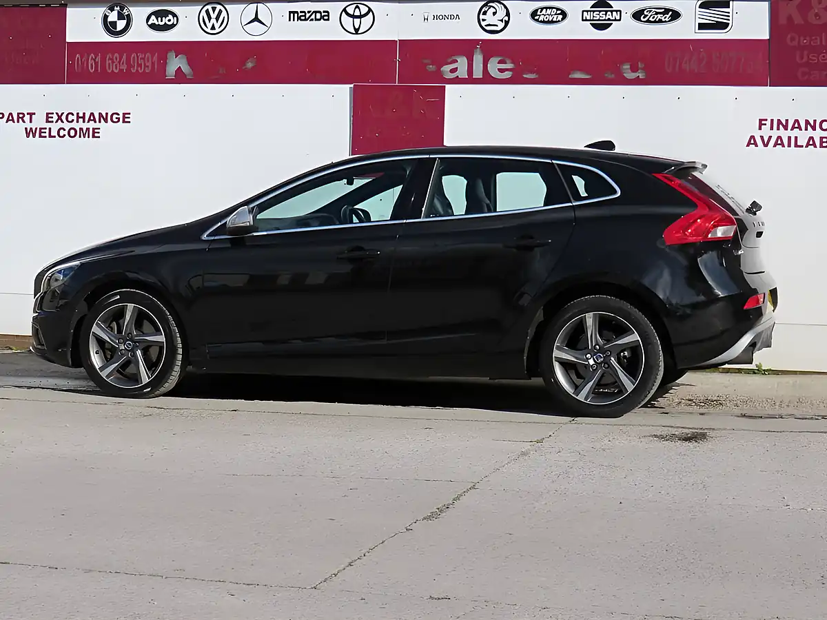 Used 2016 Volvo V40 R-Design Black - Interior and Exterior details 19