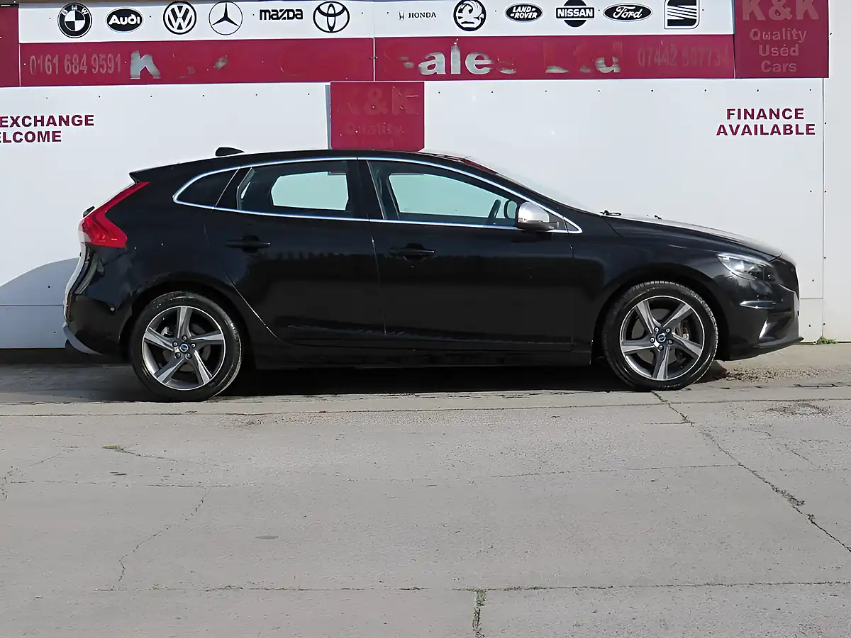 Used 2016 Volvo V40 R-Design Black - Interior and Exterior details 3