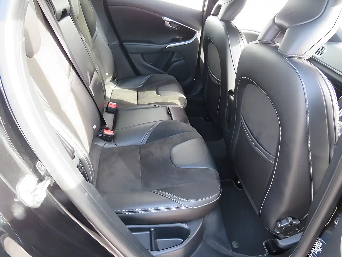 Used 2016 Volvo V40 R-Design Black - Interior and Exterior details 7