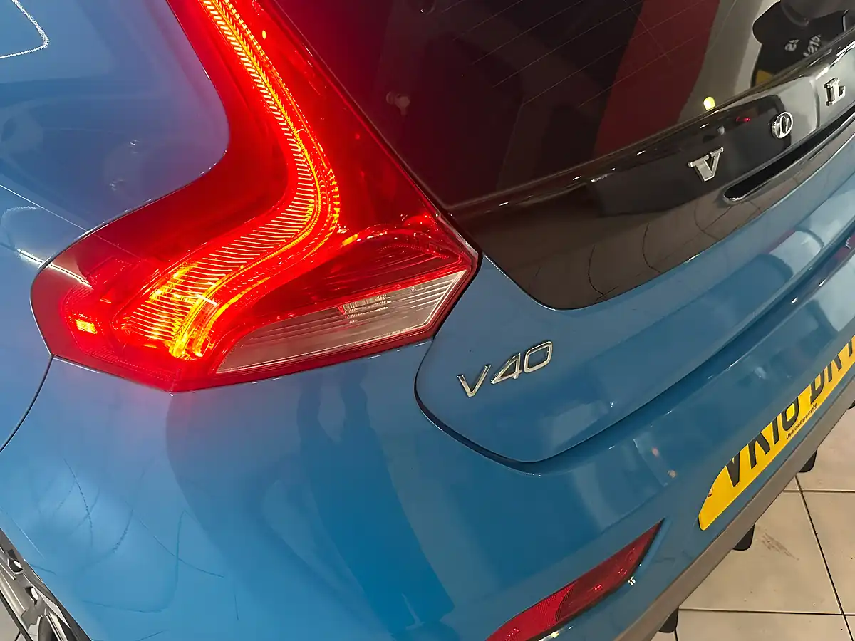 Used 2016 Volvo V40 R-Design Blue - Interior and Exterior details 10