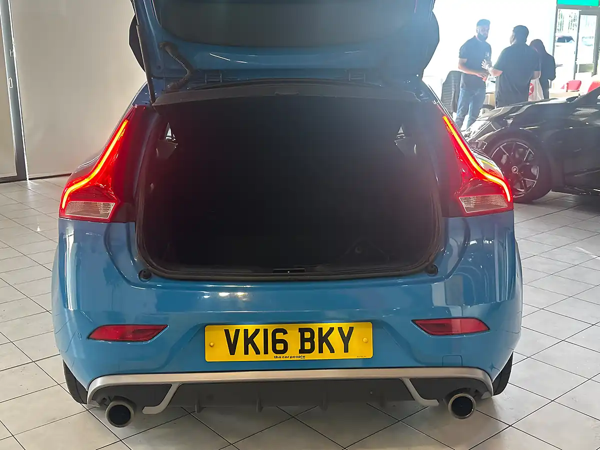Used 2016 Volvo V40 R-Design Blue - Interior and Exterior details 12