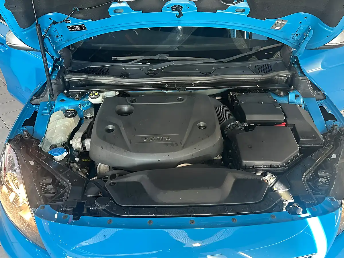 Used 2016 Volvo V40 R-Design Blue - Interior and Exterior details 20