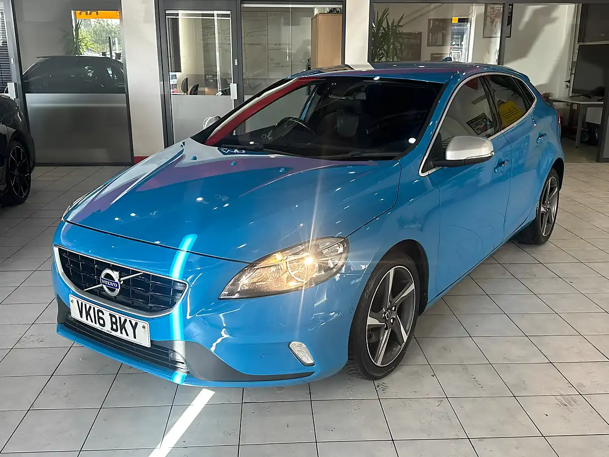 Used 2016 Volvo V40 R-Design Blue - Interior and Exterior details 5