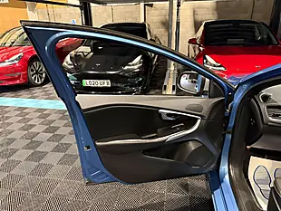 Used 2016 Volvo V40 R-Design Blue - Interior and Exterior details 16