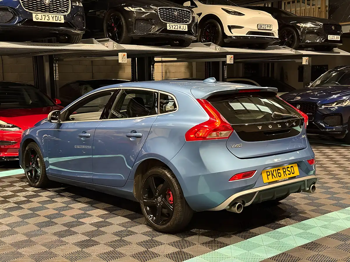 Used 2016 Volvo V40 R-Design Blue - Interior and Exterior details 5