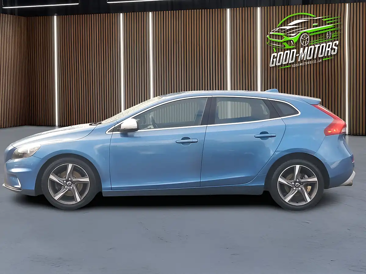 Used 2016 Volvo V40 R-Design Blue - Interior and Exterior details 11