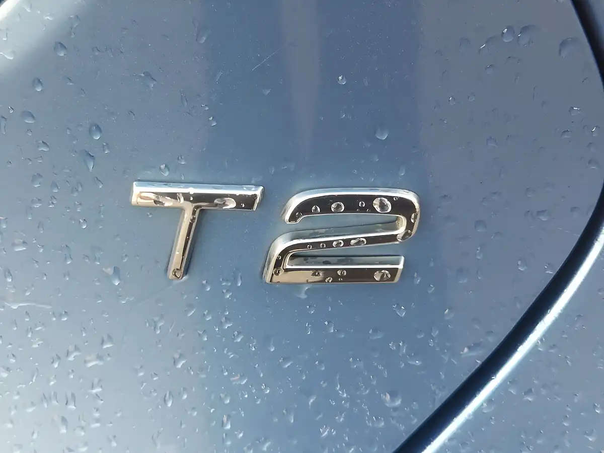 Used 2016 Volvo V40 R-Design Blue - Interior and Exterior details 12