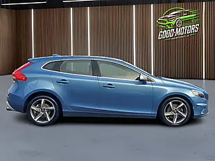 Used 2016 Volvo V40 R-Design Blue - Interior and Exterior details 9