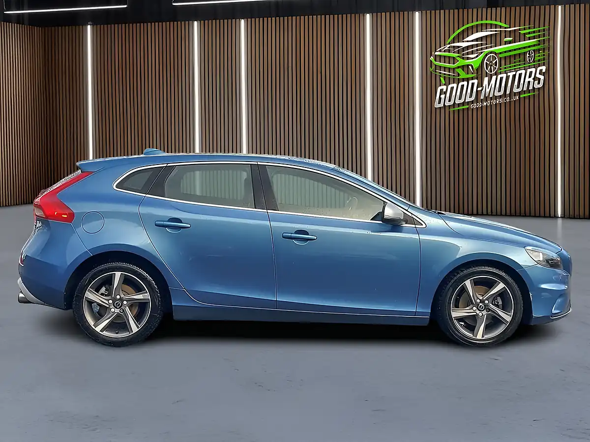 Used 2016 Volvo V40 R-Design Blue - Interior and Exterior details 9