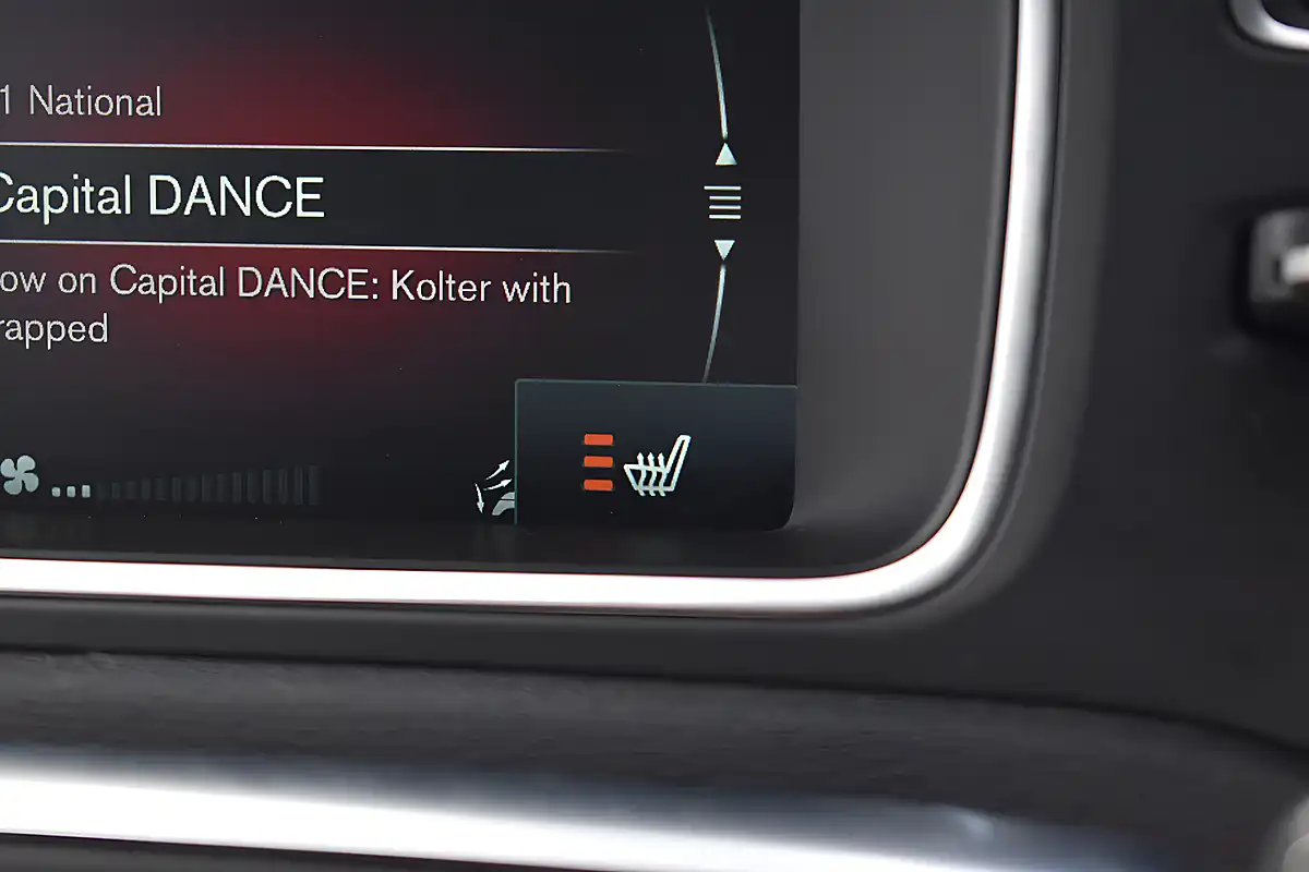 Used 2016 Volvo V40 R-Design Bursting Blue - Interior and Exterior details 10