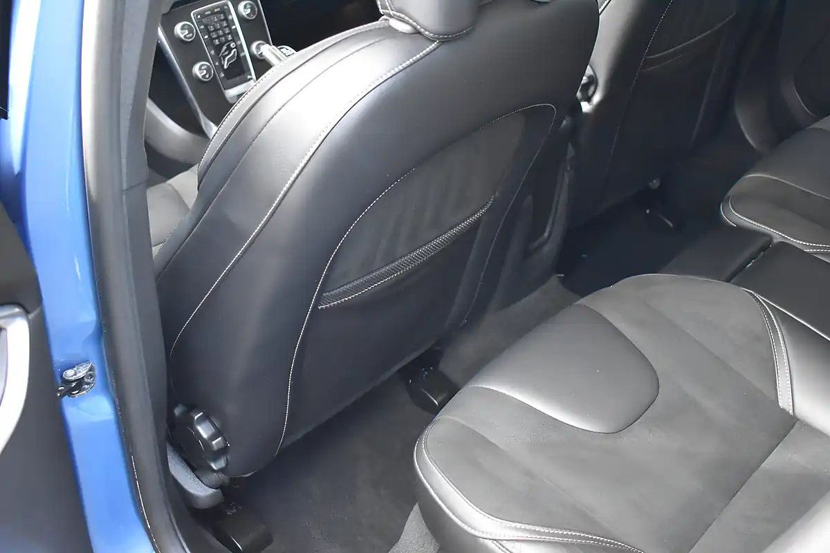 Used 2016 Volvo V40 R-Design Bursting Blue - Interior and Exterior details 13