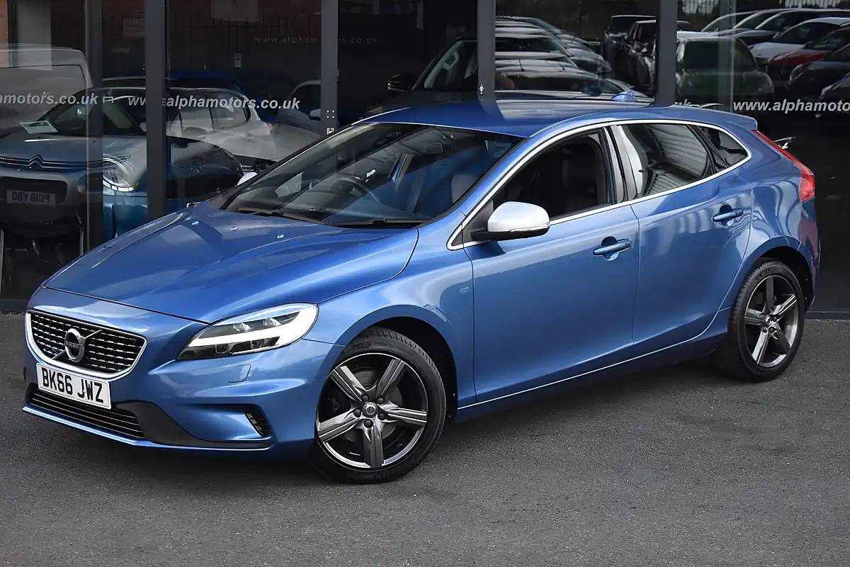 Used 2016 Volvo V40 R-Design Bursting Blue - Interior and Exterior details 4