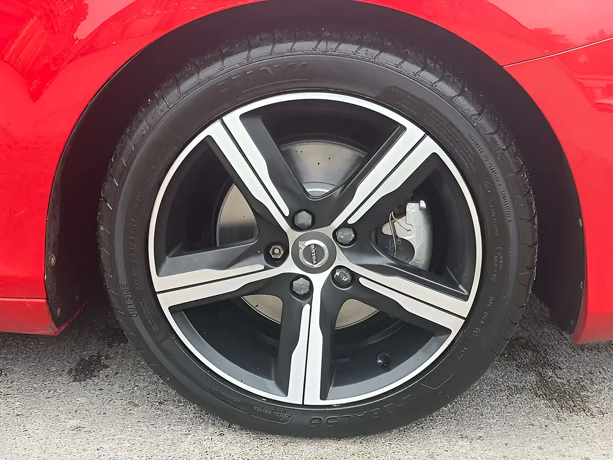 Used 2016 Volvo V40 R-Design Nav+ Passion Red - Interior and Exterior details 10