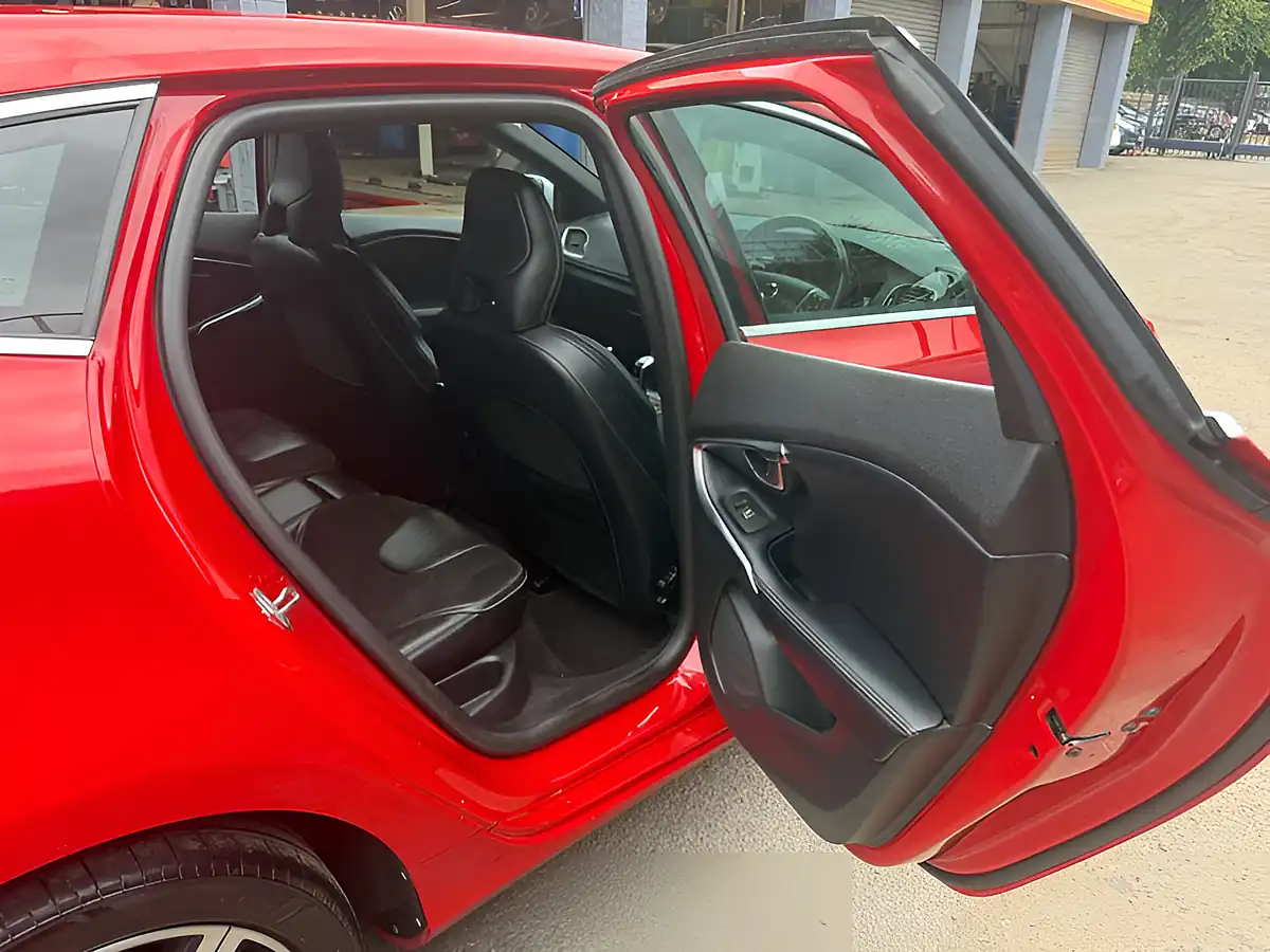 Used 2016 Volvo V40 R-Design Nav+ Passion Red - Interior and Exterior details 12