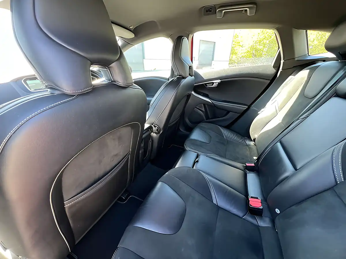 Used 2016 Volvo V40 R-Design Nav+ Passion Red - Interior and Exterior details 16