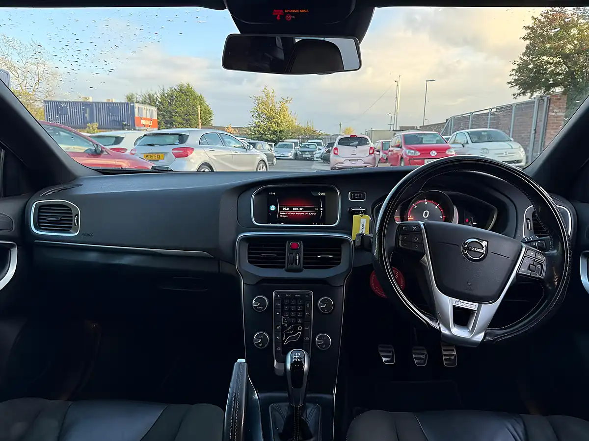 Used 2016 Volvo V40 R-Design Nav Plus Blue - Interior and Exterior details 13