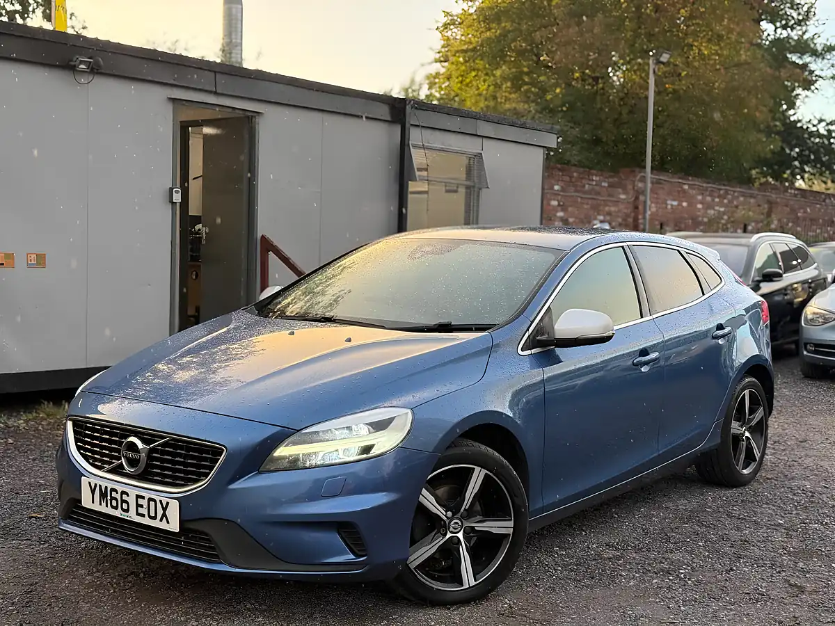 Used 2016 Volvo V40 R-Design Nav Plus Blue - Interior and Exterior details 3