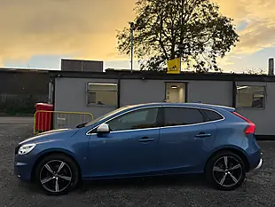 Used 2016 Volvo V40 R-Design Nav Plus Blue - Interior and Exterior details 4