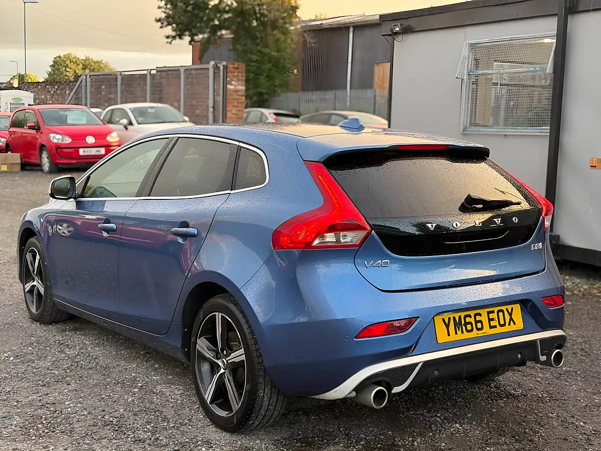 Used 2016 Volvo V40 R-Design Nav Plus Blue - Interior and Exterior details 5
