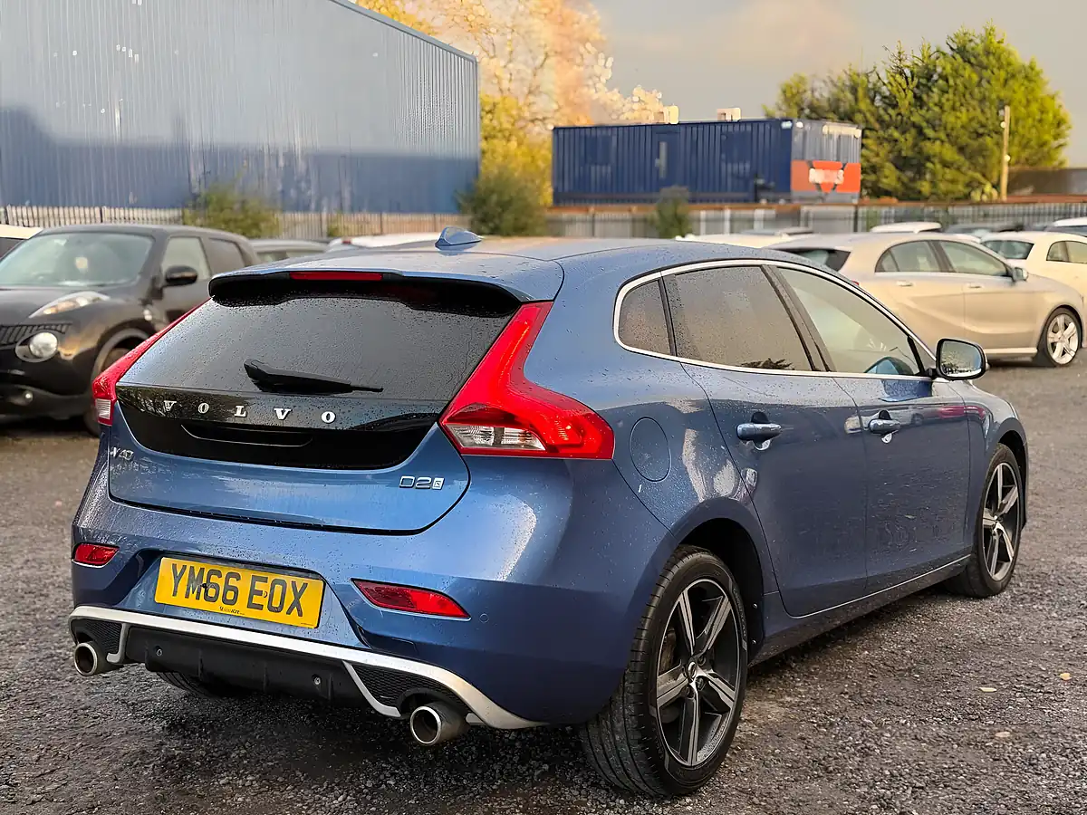 Used 2016 Volvo V40 R-Design Nav Plus Blue - Interior and Exterior details 7