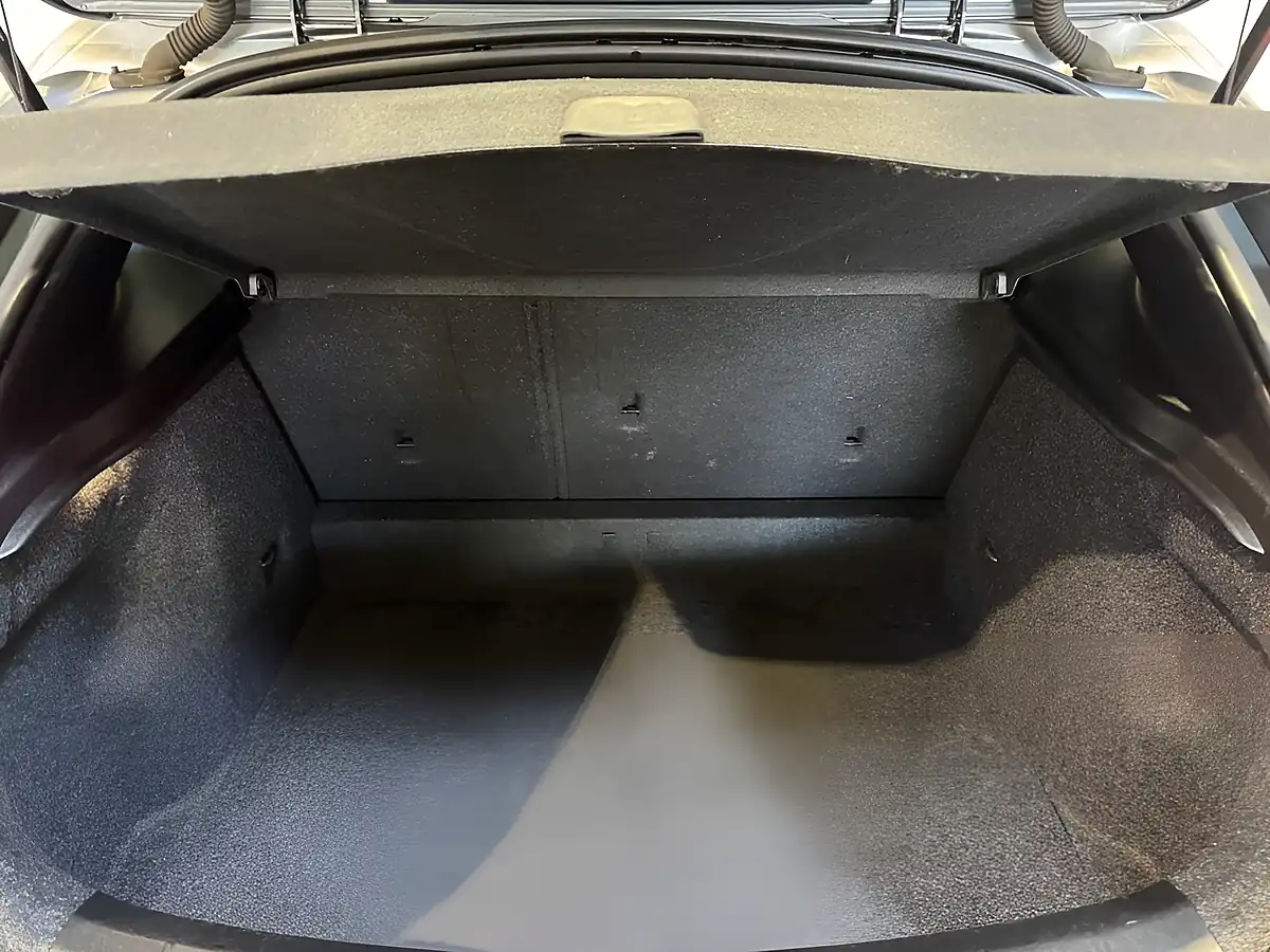 Used 2016 Volvo V40 R-Design Nav Plus Osmium Grey - Interior and Exterior details 10