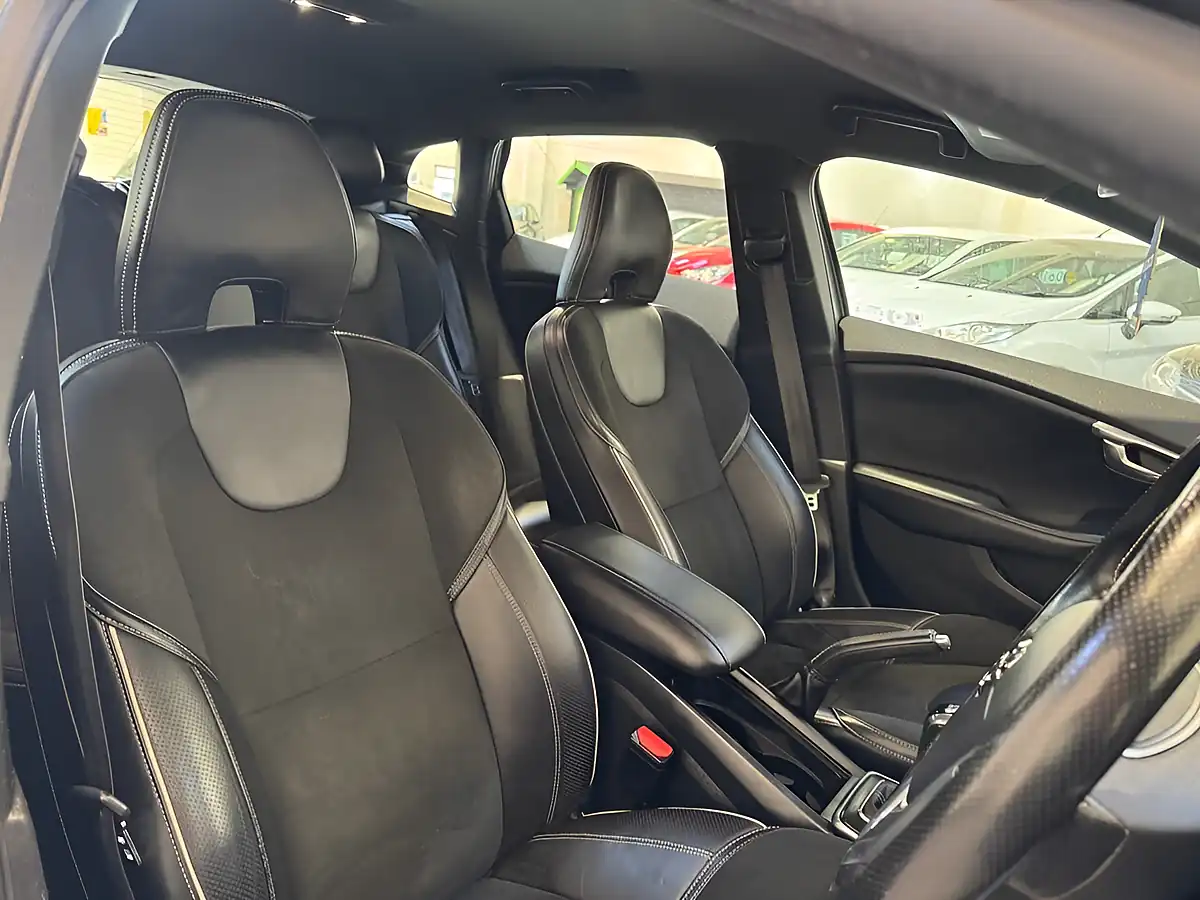 Used 2016 Volvo V40 R-Design Nav Plus Osmium Grey - Interior and Exterior details 11