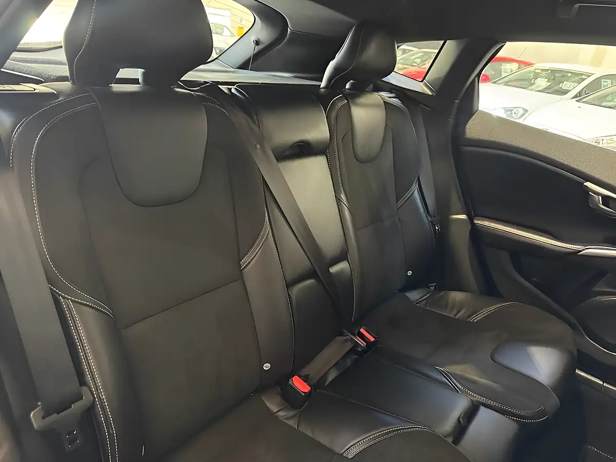 Used 2016 Volvo V40 R-Design Nav Plus Osmium Grey - Interior and Exterior details 12