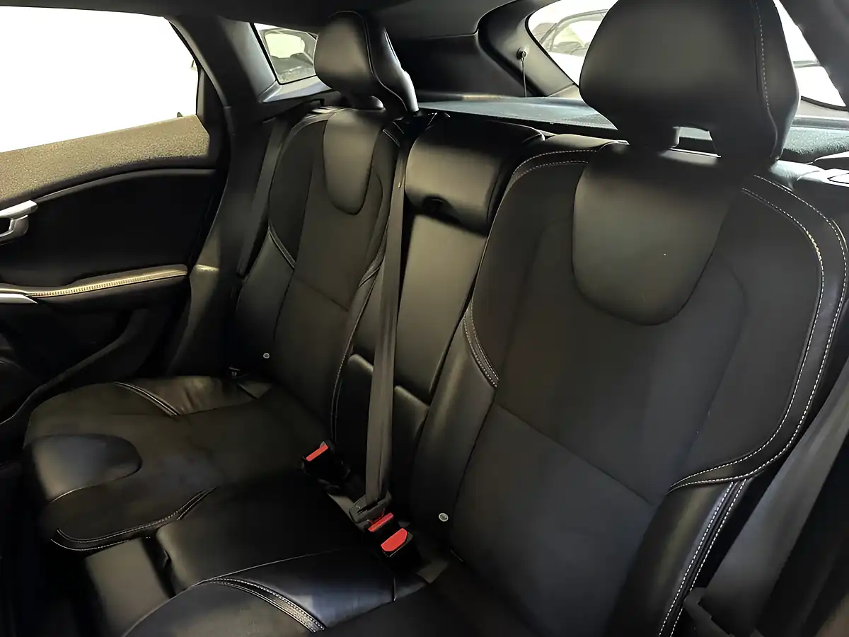 Used 2016 Volvo V40 R-Design Nav Plus Osmium Grey - Interior and Exterior details 13