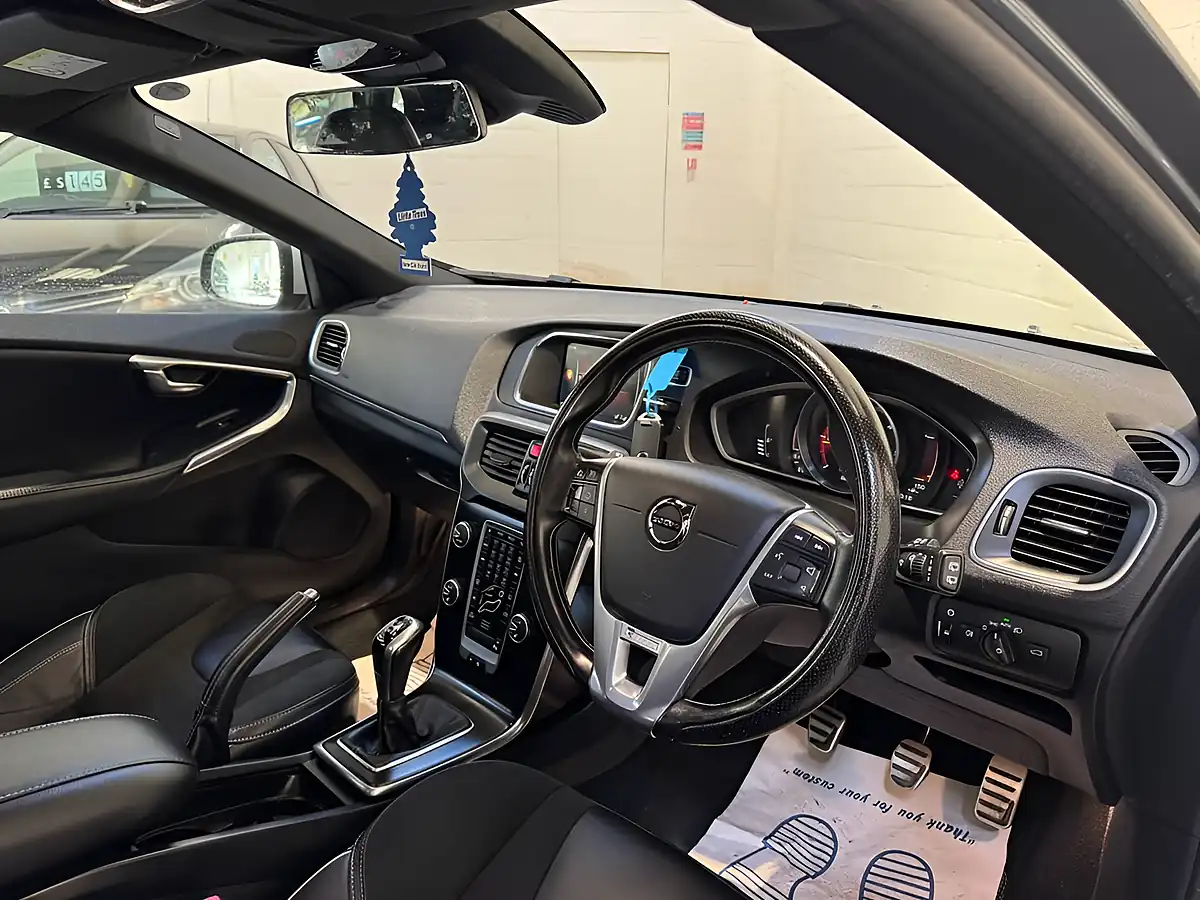 Used 2016 Volvo V40 R-Design Nav Plus Osmium Grey - Interior and Exterior details 16