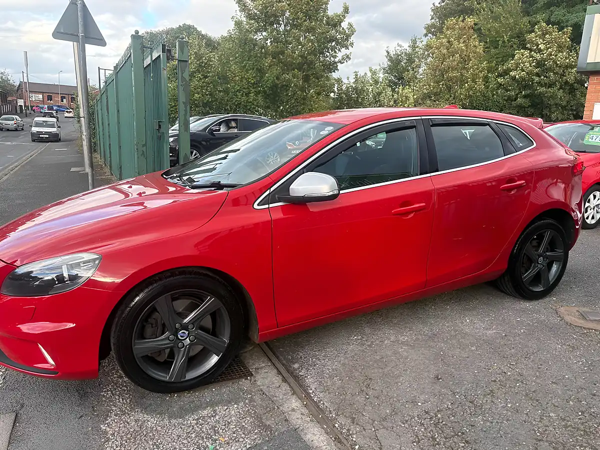 Used 2016 Volvo V40 R-Design Passion Red - Interior and Exterior details 19