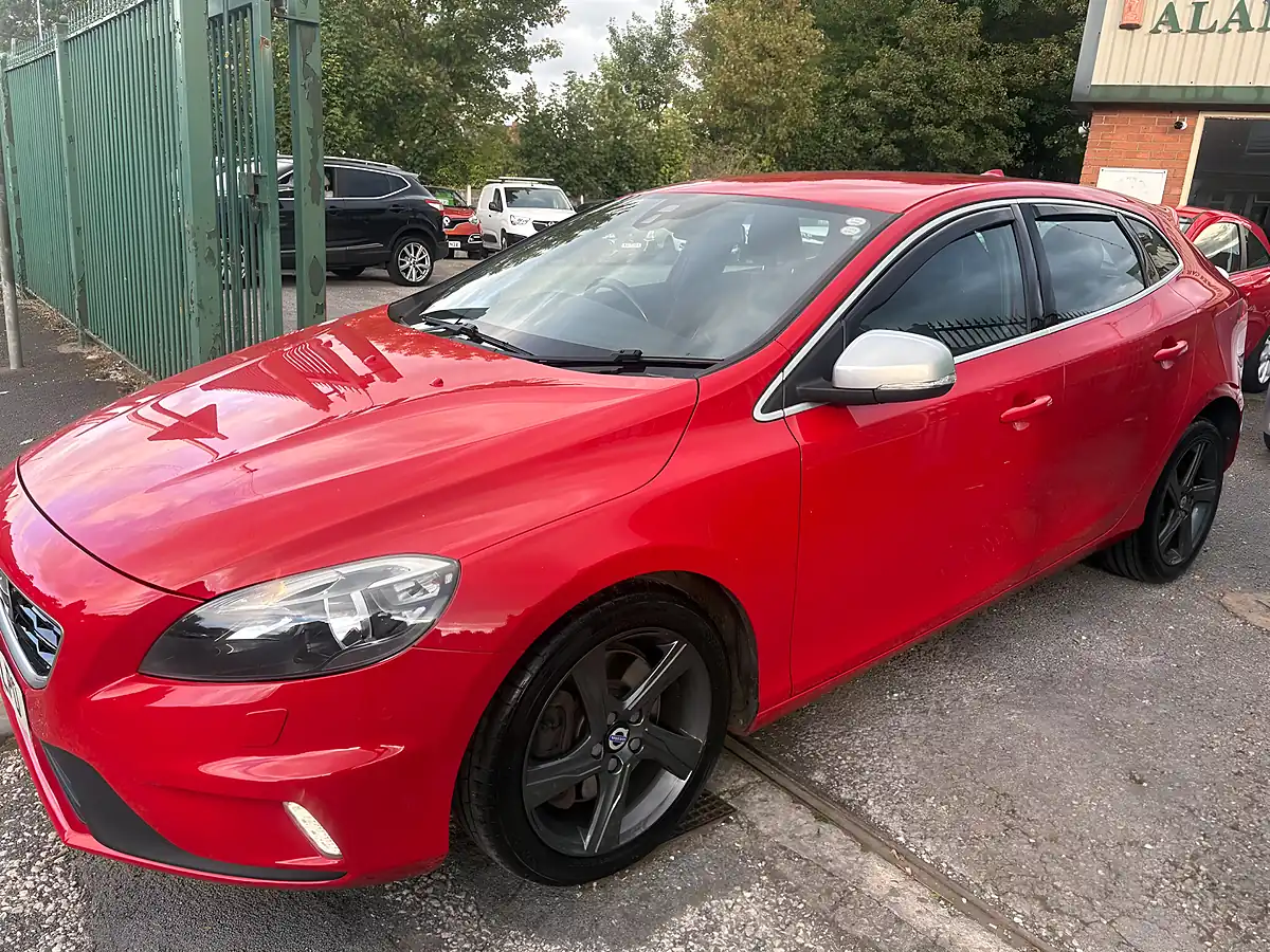 Used 2016 Volvo V40 R-Design Passion Red - Interior and Exterior details 2