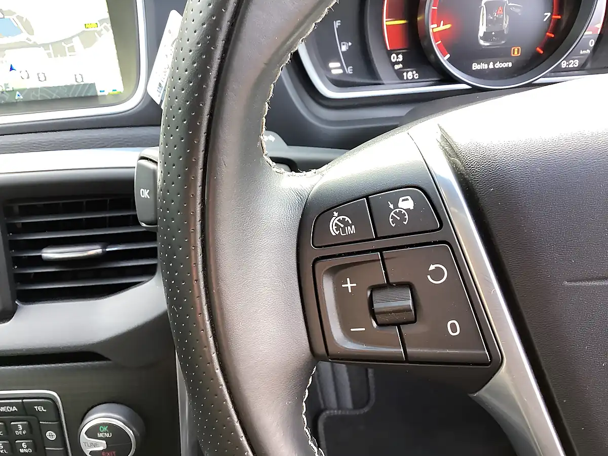 Used 2016 Volvo V40 R-Design Pro Electric Silver - Interior and Exterior details 12