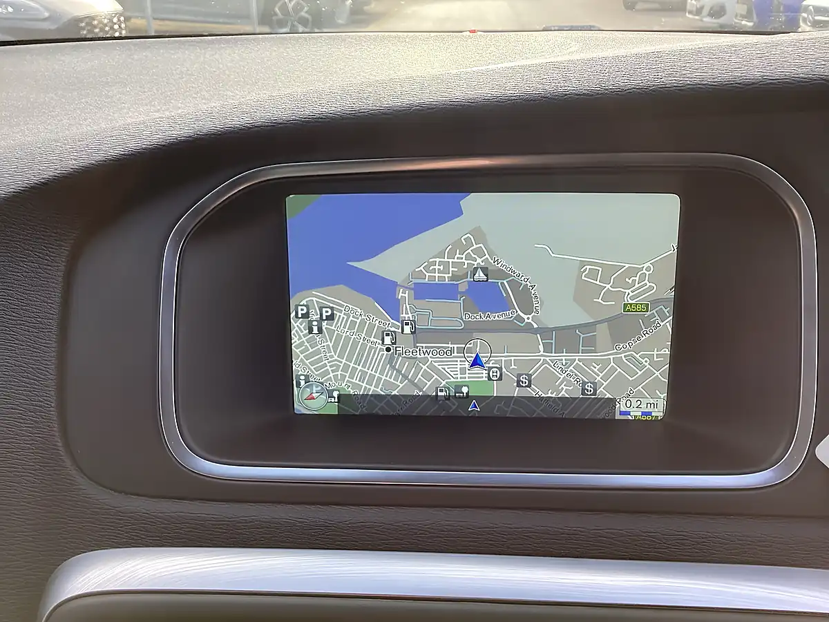 Used 2016 Volvo V40 R-Design Pro Electric Silver - Interior and Exterior details 3