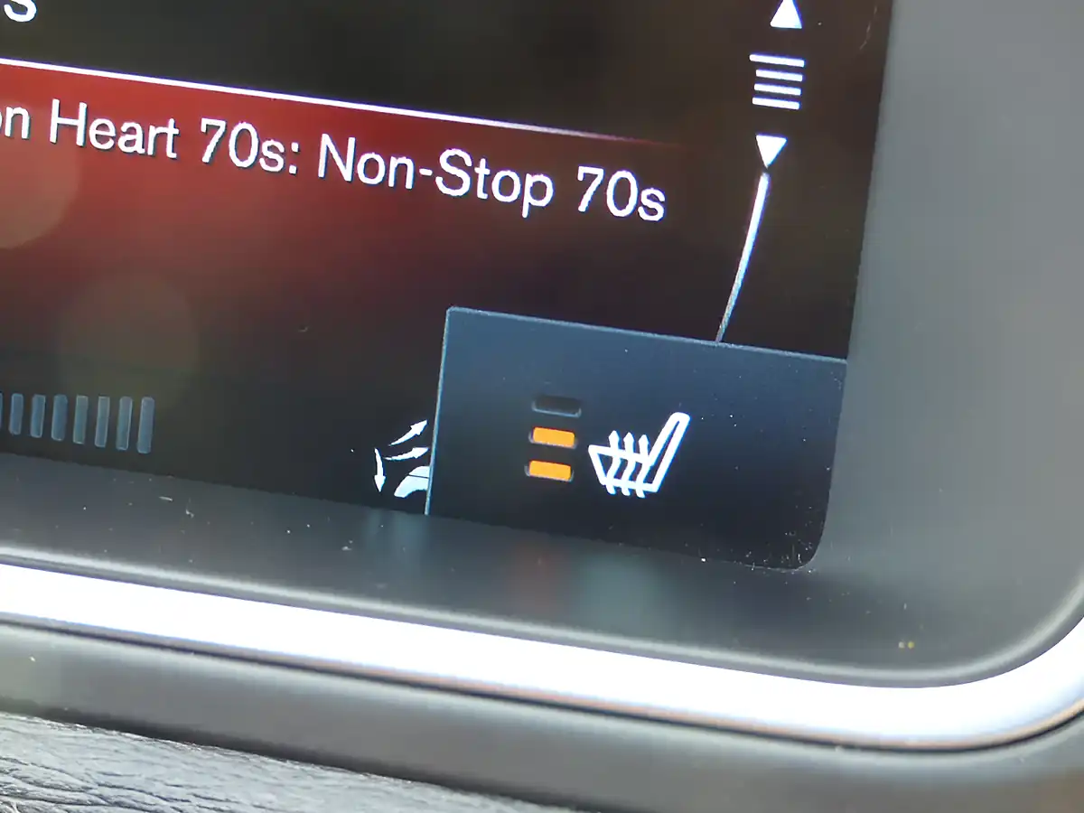 Used 2016 Volvo V40 R-Design Pro Red - Interior and Exterior details 8