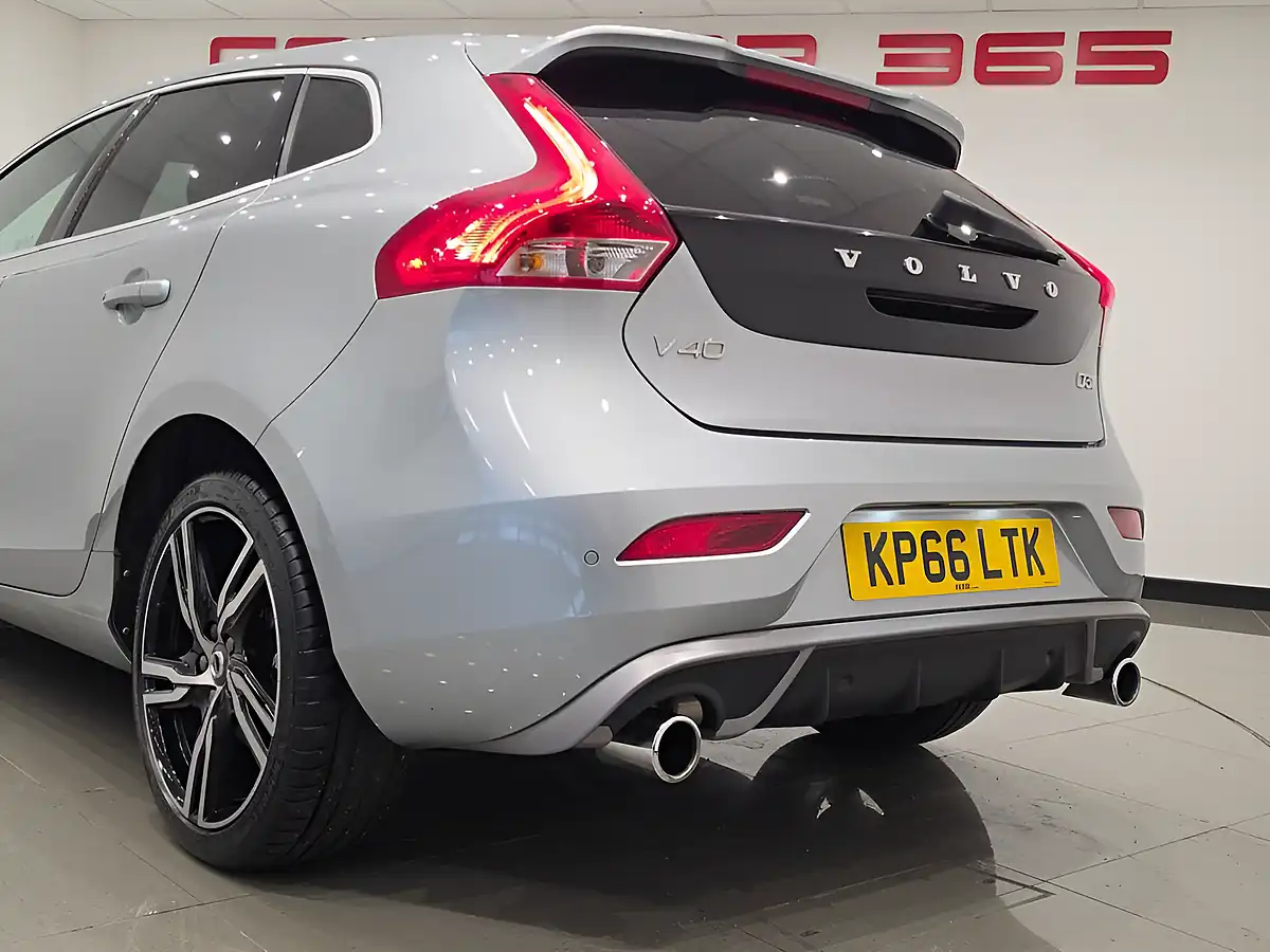 Used 2016 Volvo V40 R-Design Pro Silver - Interior and Exterior details 12