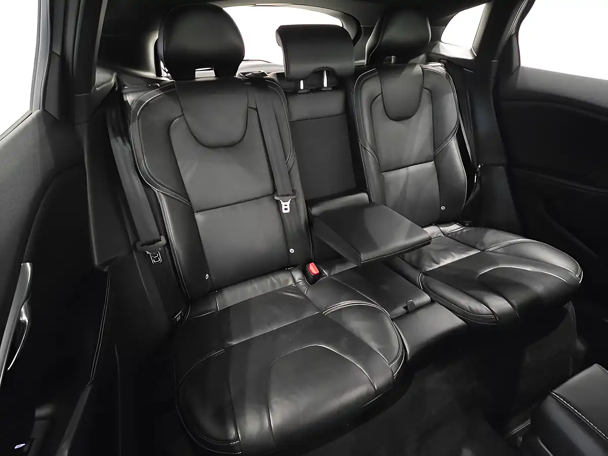 Used 2016 Volvo V40 R-Design Pro Silver - Interior and Exterior details 14