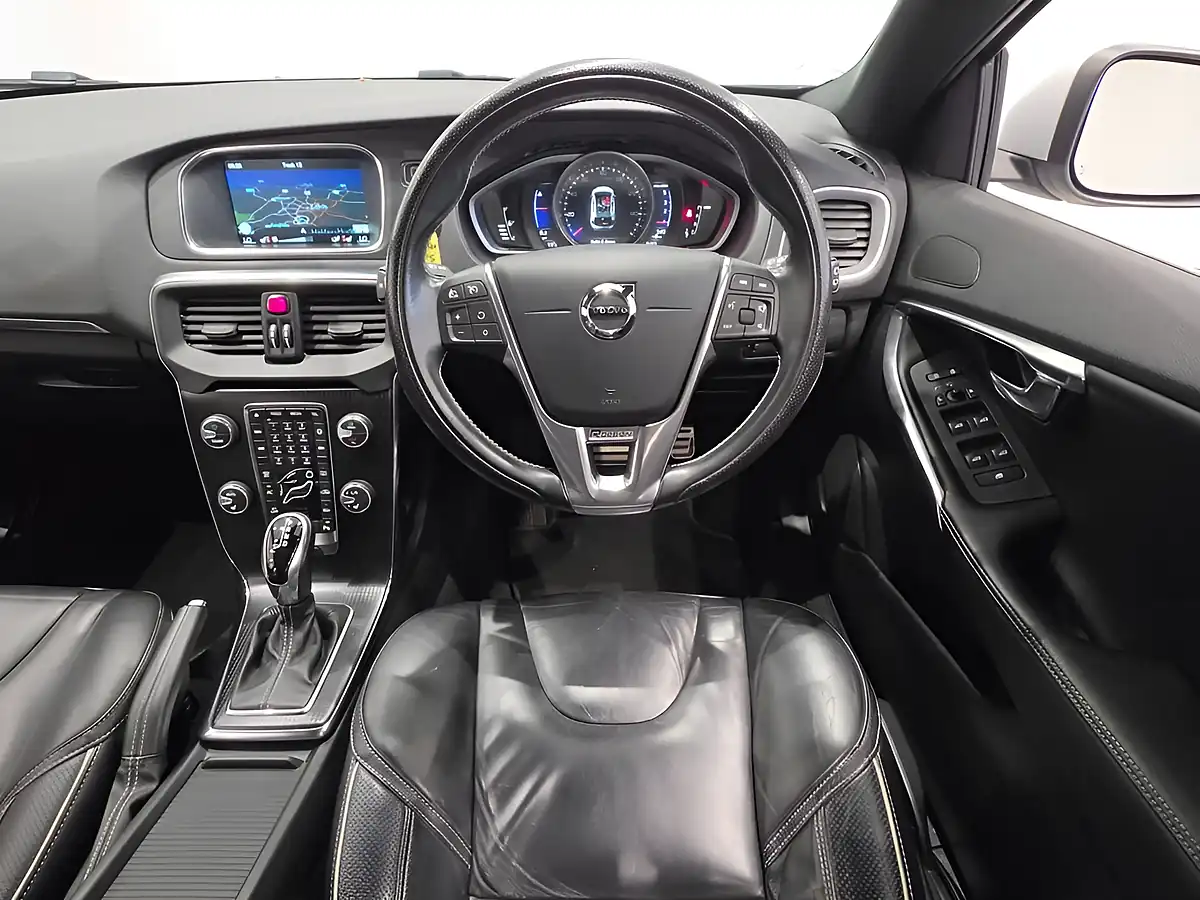 Used 2016 Volvo V40 R-Design Pro Silver - Interior and Exterior details 20