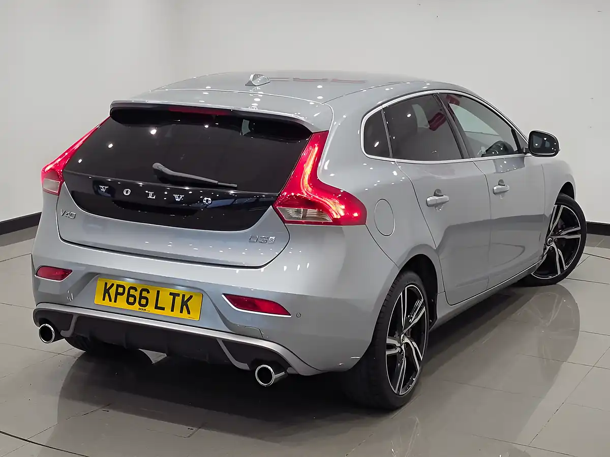 Used 2016 Volvo V40 R-Design Pro Silver - Interior and Exterior details 6