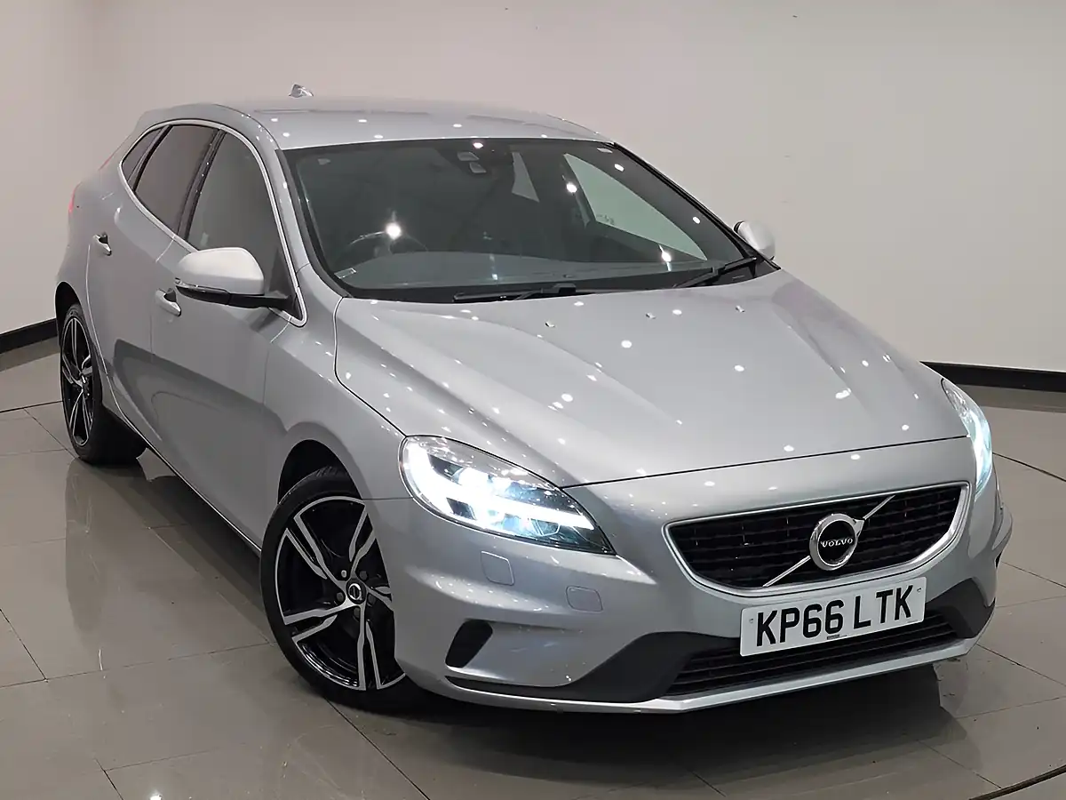 Used 2016 Volvo V40 R-Design Pro Silver - Interior and Exterior details 7