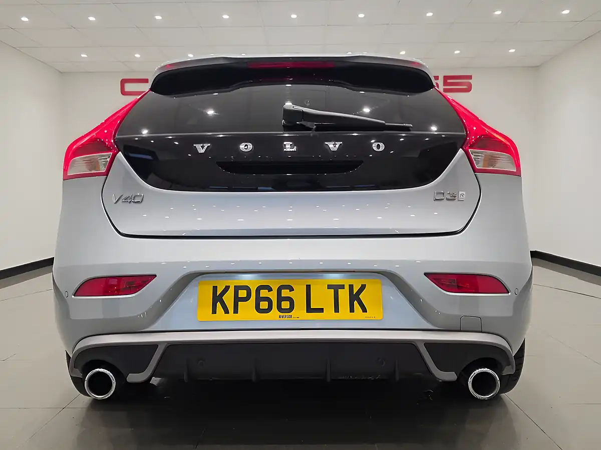 Used 2016 Volvo V40 R-Design Pro Silver - Interior and Exterior details 9