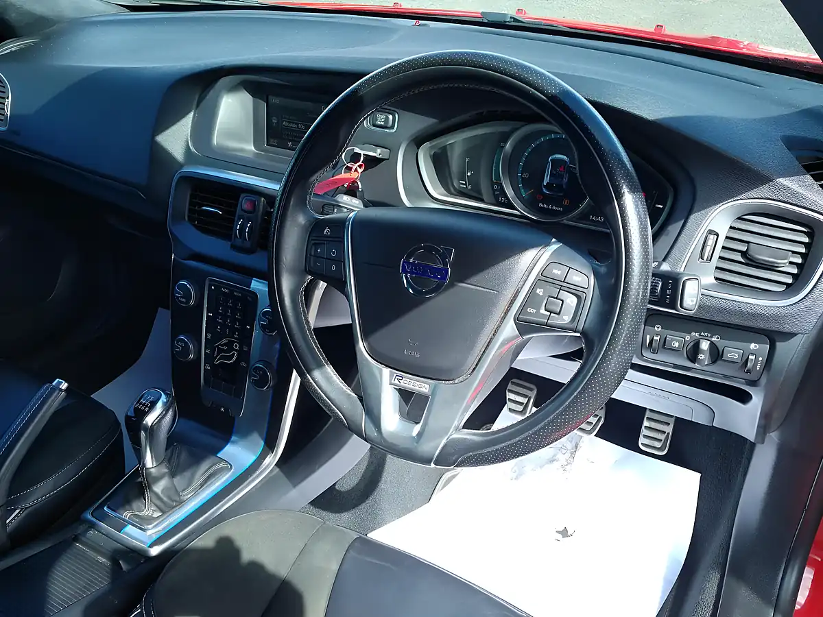 Used 2016 Volvo V40 R-Design Red - Interior and Exterior details 11